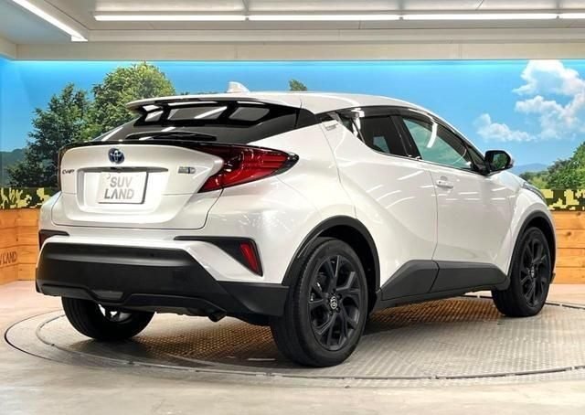 2021 TOYOTA C-HR ZYX11